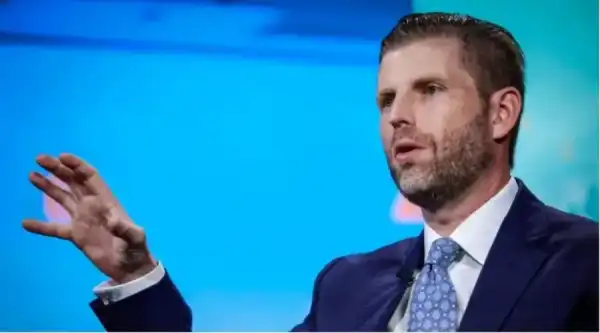 Le fils de Trump a tenté de nier tout lien entre le…