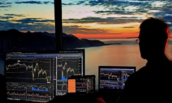 Le bitcoin chute sous la barre des 63 000 dollars en raison des…