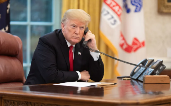 Le PDG d'une société spécialisée dans les altcoins a été invité à un événement privé de Trump ! Voici les dates et les détails.